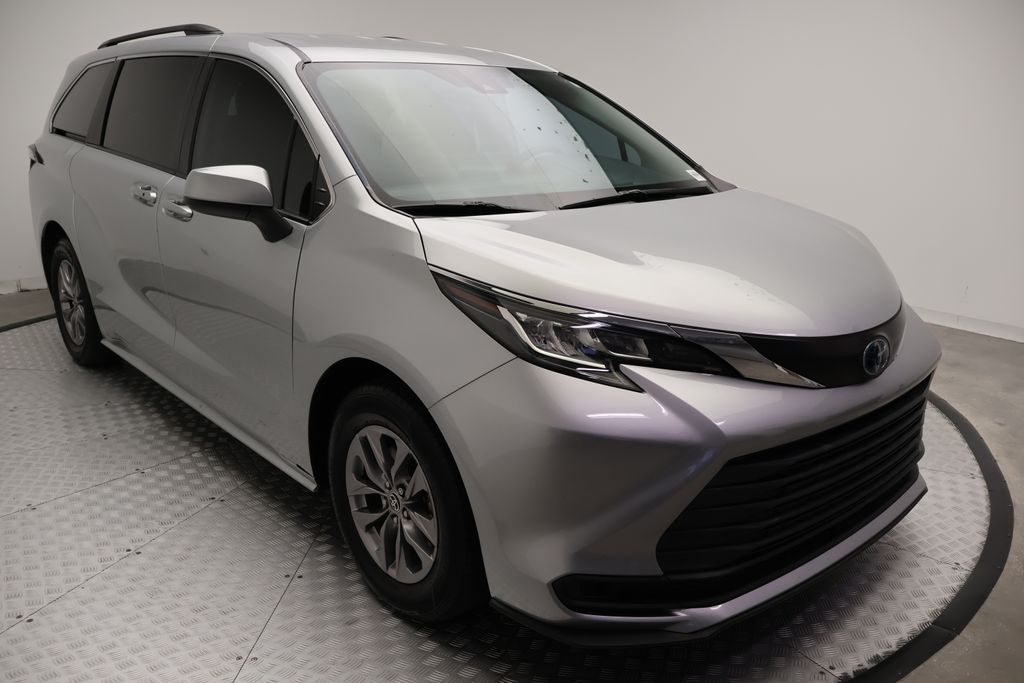 Thumbnail: 2023 Toyota Sienna - 6