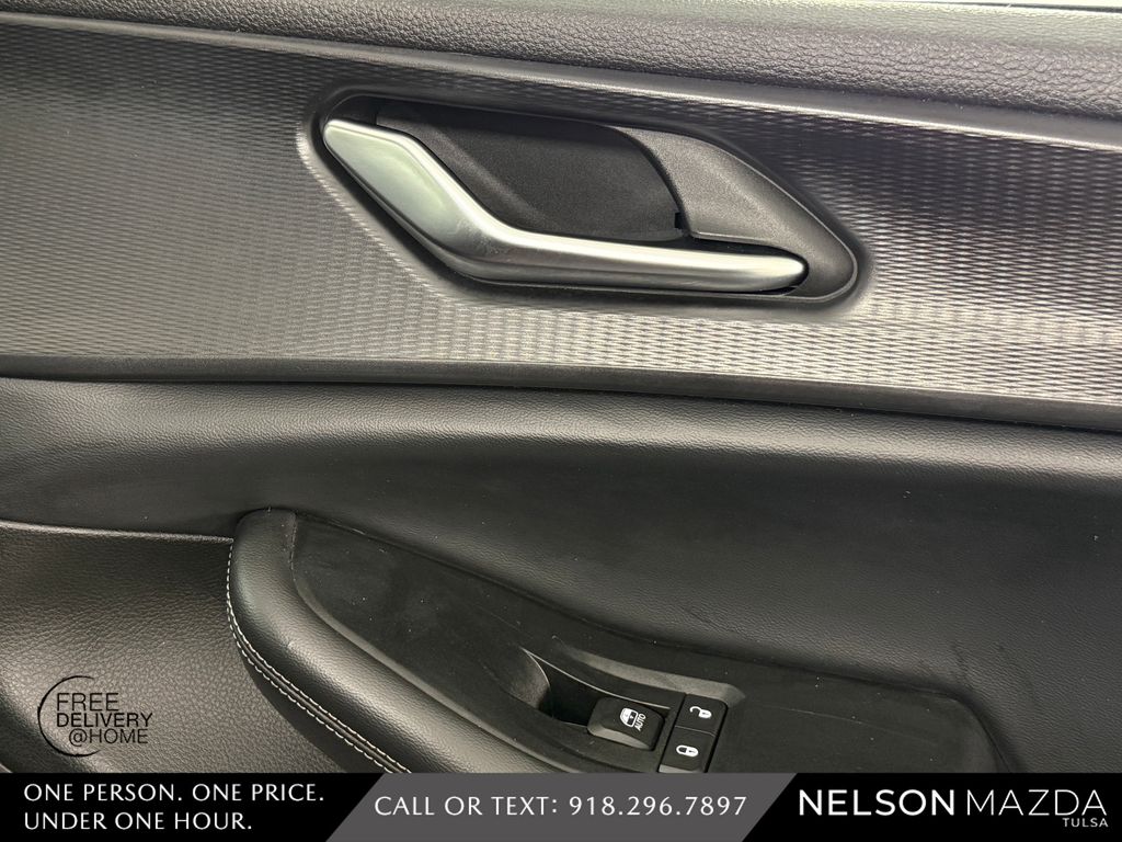 Used 2023 Red Jeep Laredo image 44