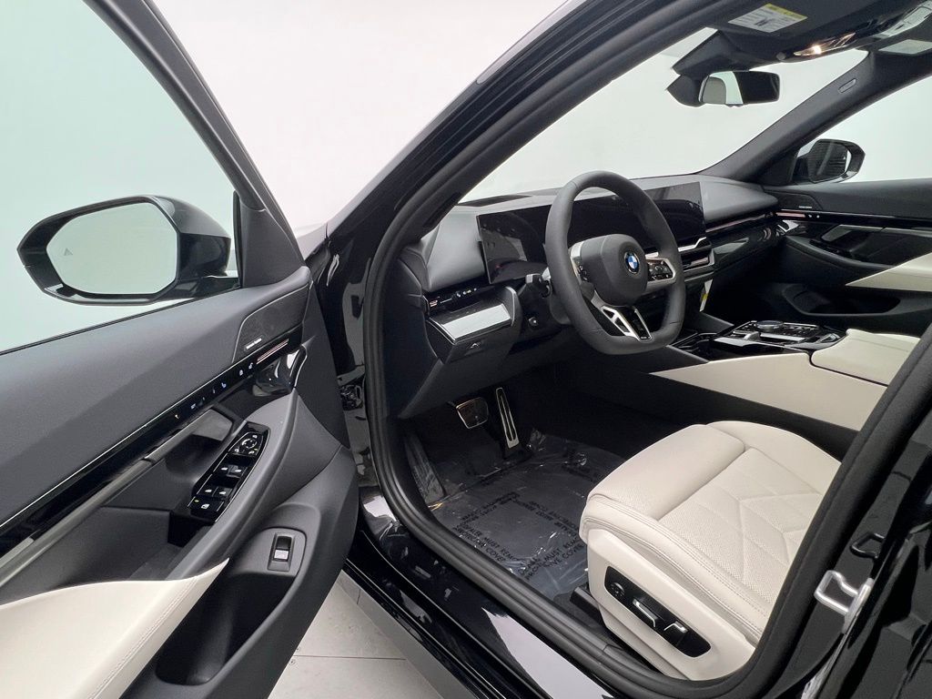 Thumbnail: 2026 BMW 5 Series - 21