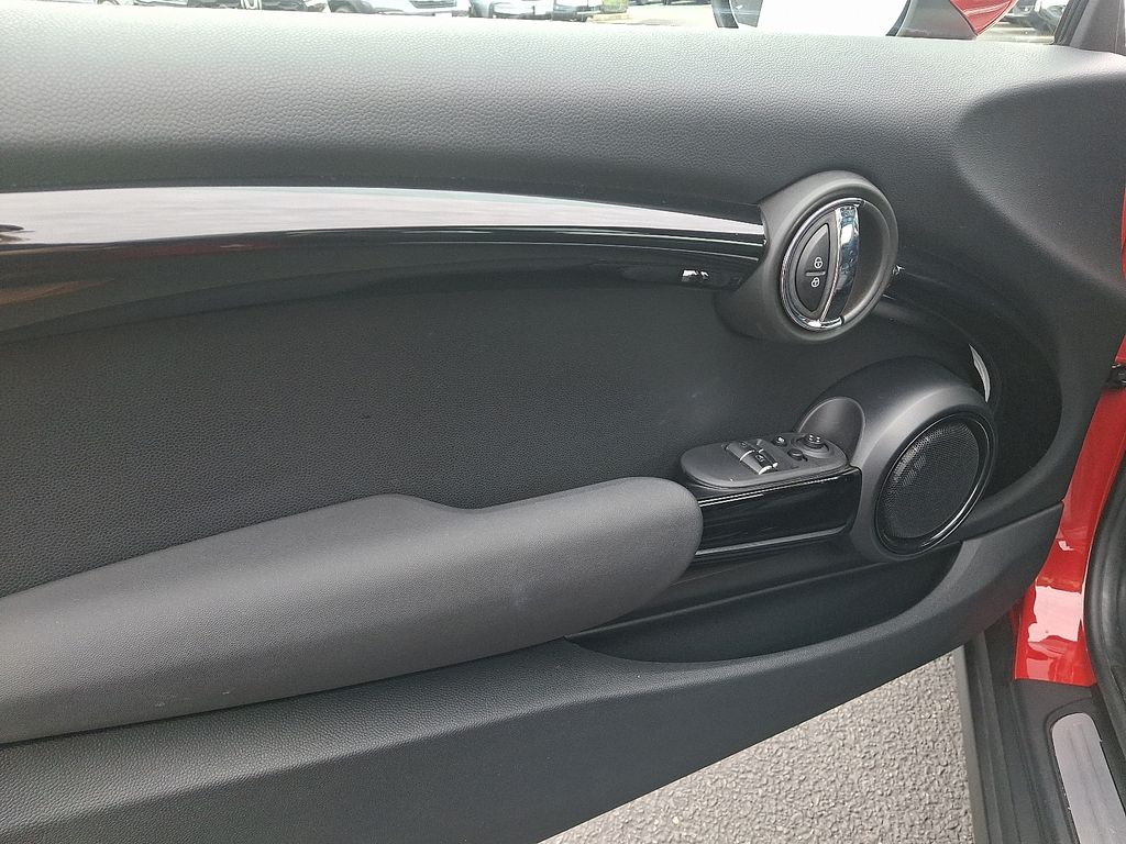 Thumbnail: 2020 MINI Cooper - 12