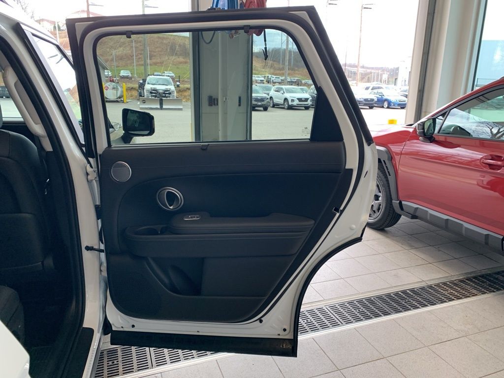 New 2026 White Hyundai SEL image 19