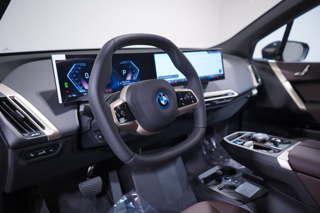 2025 BMW iX xDrive50 6