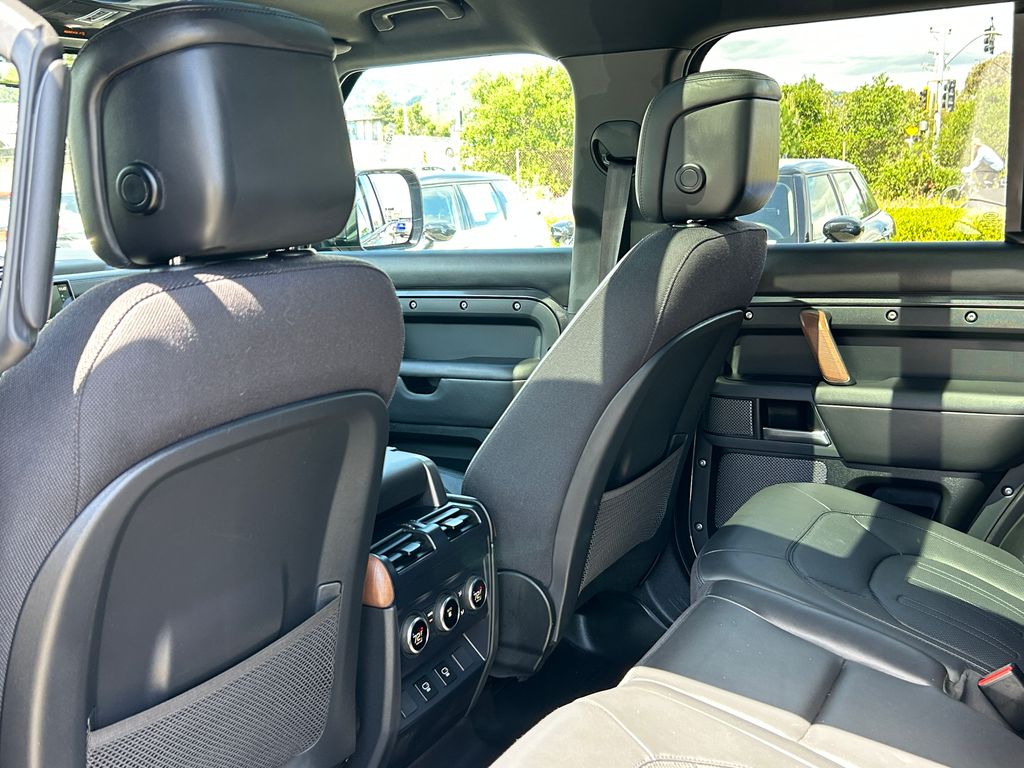 Thumbnail: 2023 Land Rover Defender - 31