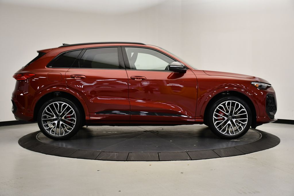 Thumbnail: 2025 Audi SQ5 - 6
