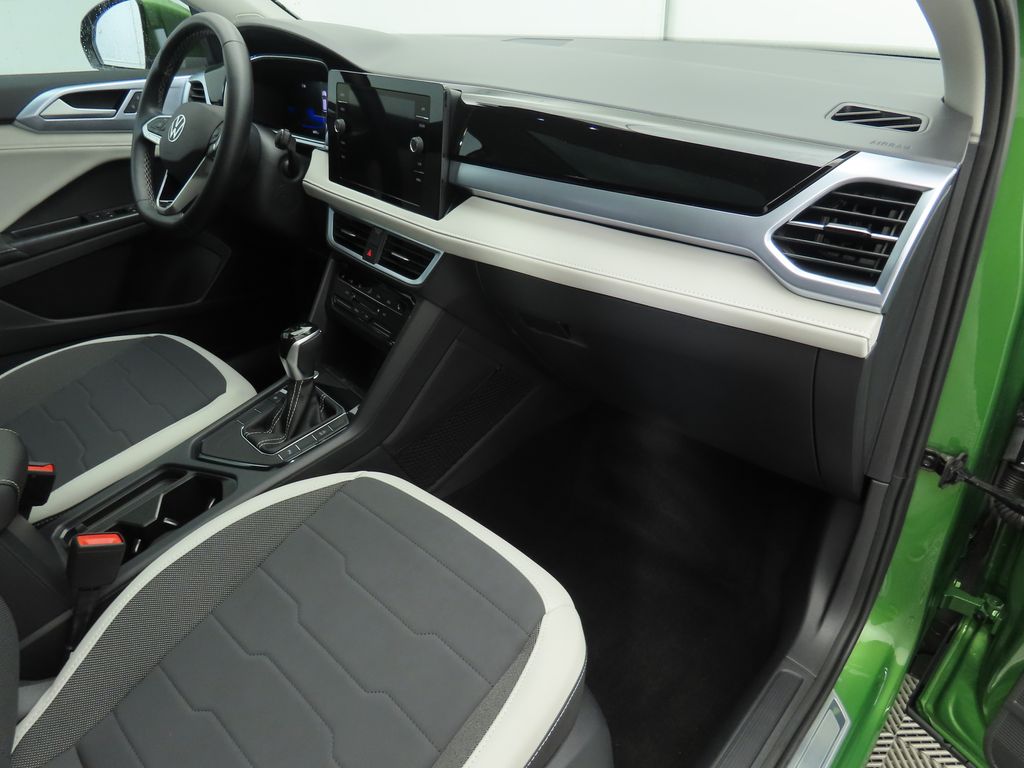 Thumbnail: 2025 Volkswagen Taos - 15