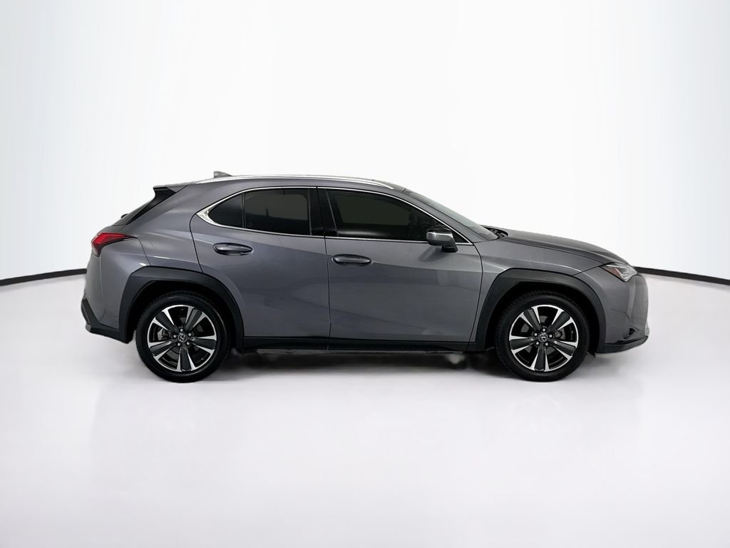 Thumbnail: 2019 Lexus UX - 4
