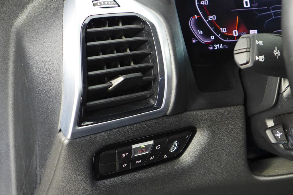 Thumbnail: 2022 BMW 8 Series - 24