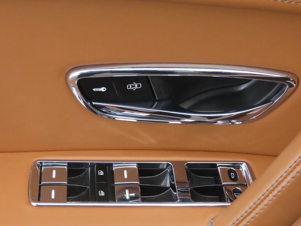 Thumbnail: 2018 Bentley Flying Spur - 23