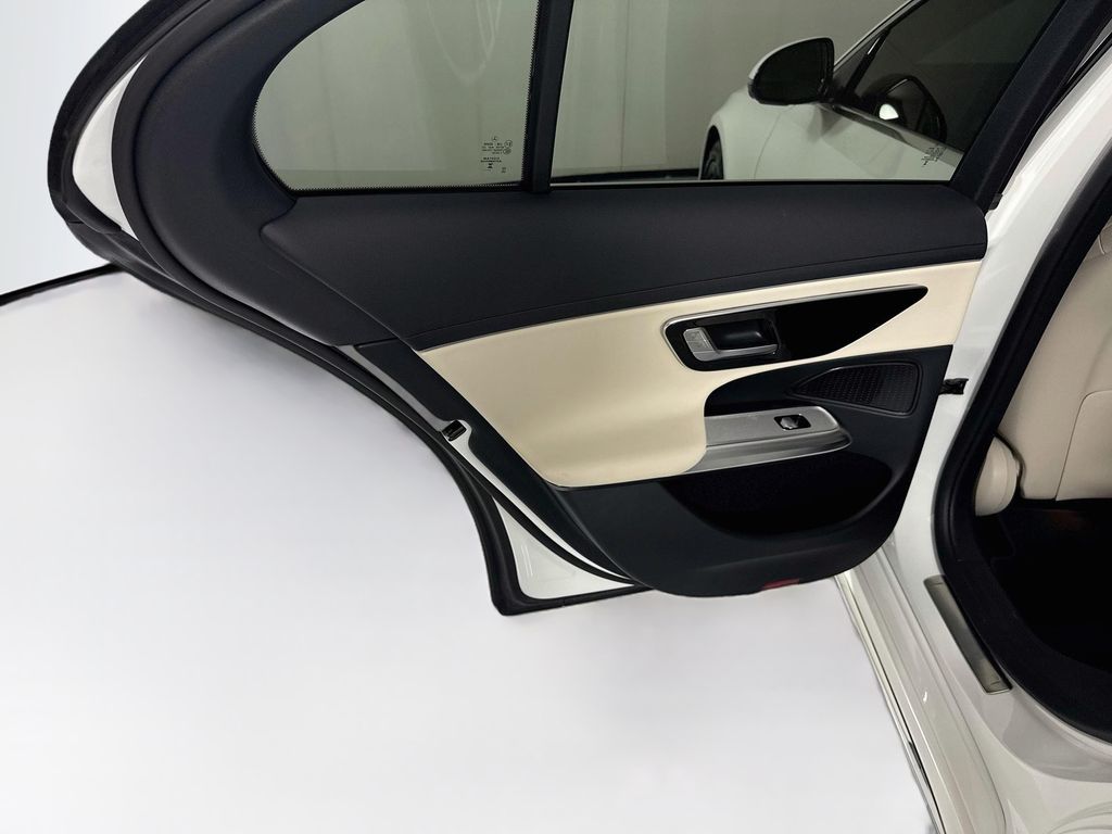 Thumbnail: 2025 Mercedes-Benz E-Class - 26