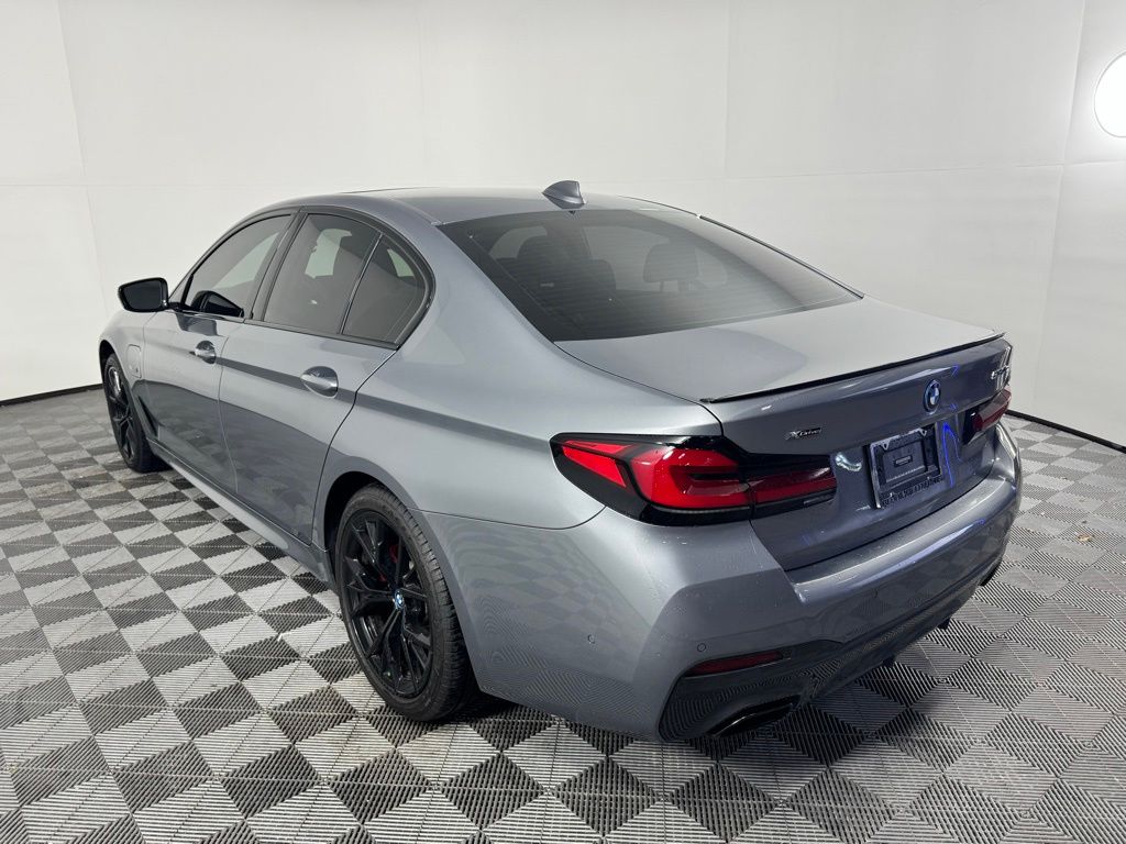 Thumbnail: 2023 BMW 5 Series - 9