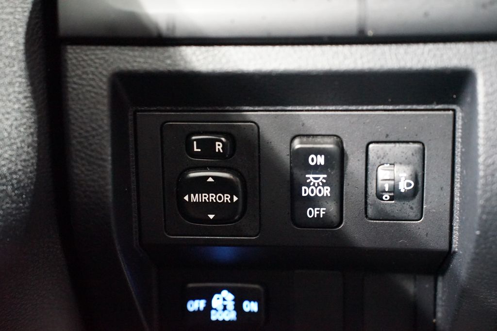 2017 Toyota Tundra SR5 20