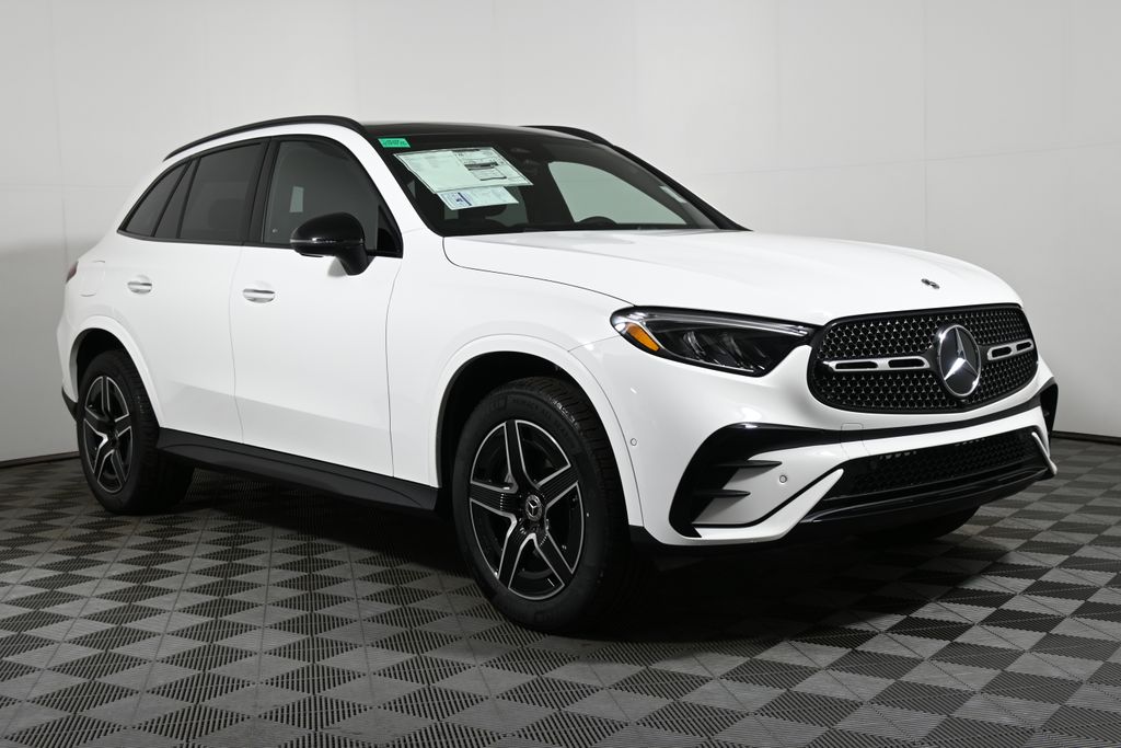 2025 Mercedes-Benz GLC 300 8