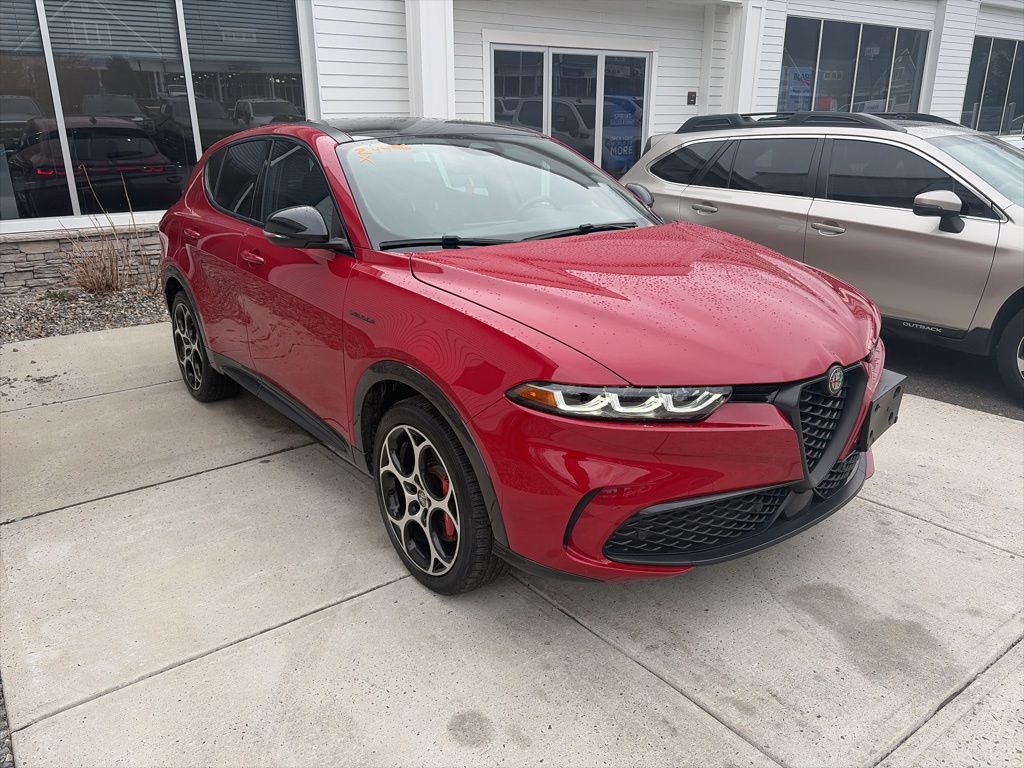 Alfa Rosso 2024 Alfa Romeo Tonale Veloce AWD SUV / Crossover All-Wheel Drive 6-Speed Automatic