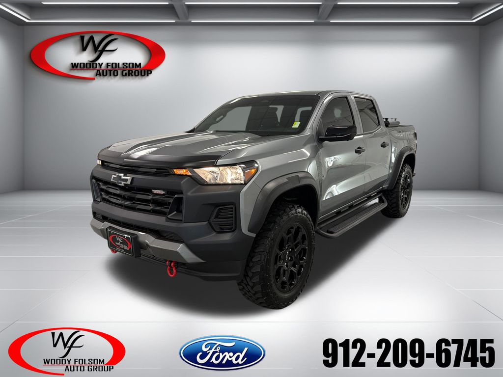 Sterling Gray Metallic 2026 Chevrolet Colorado Pickup Truck Four-Wheel Drive 8-Speed Automatic