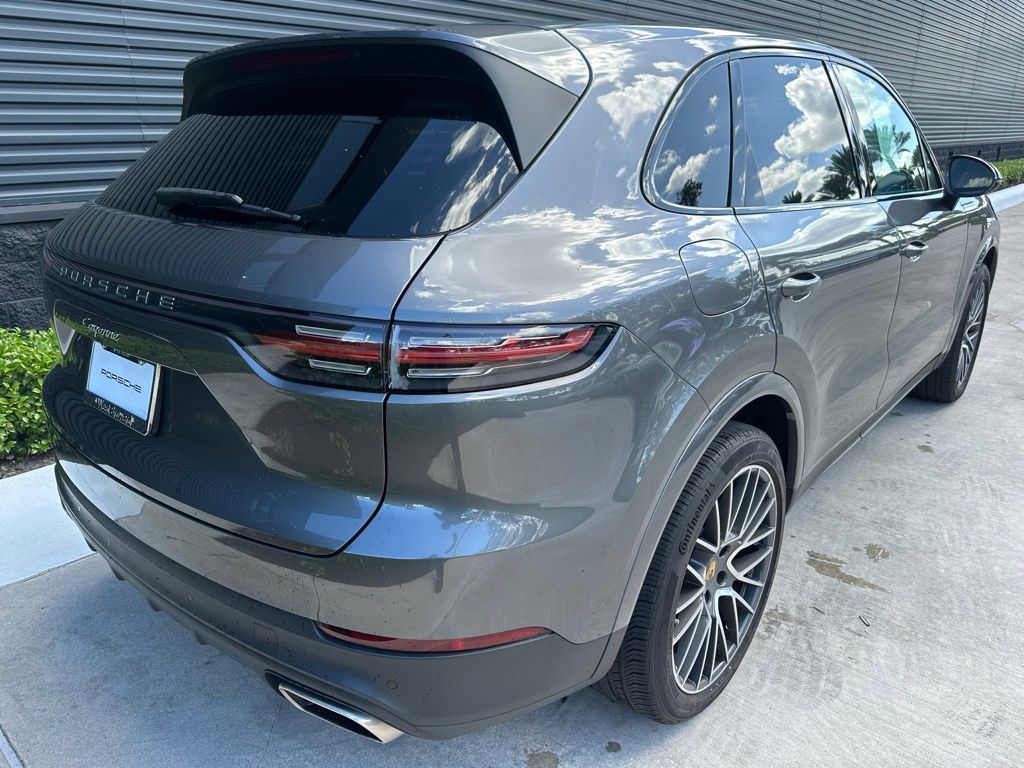 Thumbnail: 2021 Porsche Cayenne - 9
