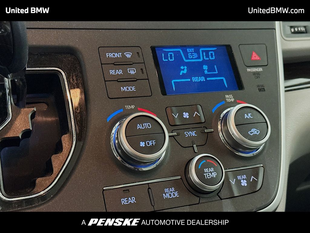 Thumbnail: 2020 Toyota Sienna - 11