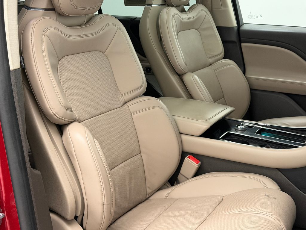 Thumbnail: 2021 Lincoln Aviator - 13