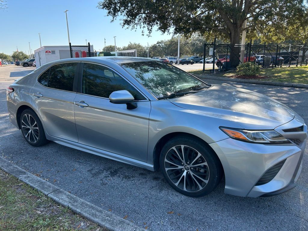 Thumbnail: 2020 Toyota Camry - 7