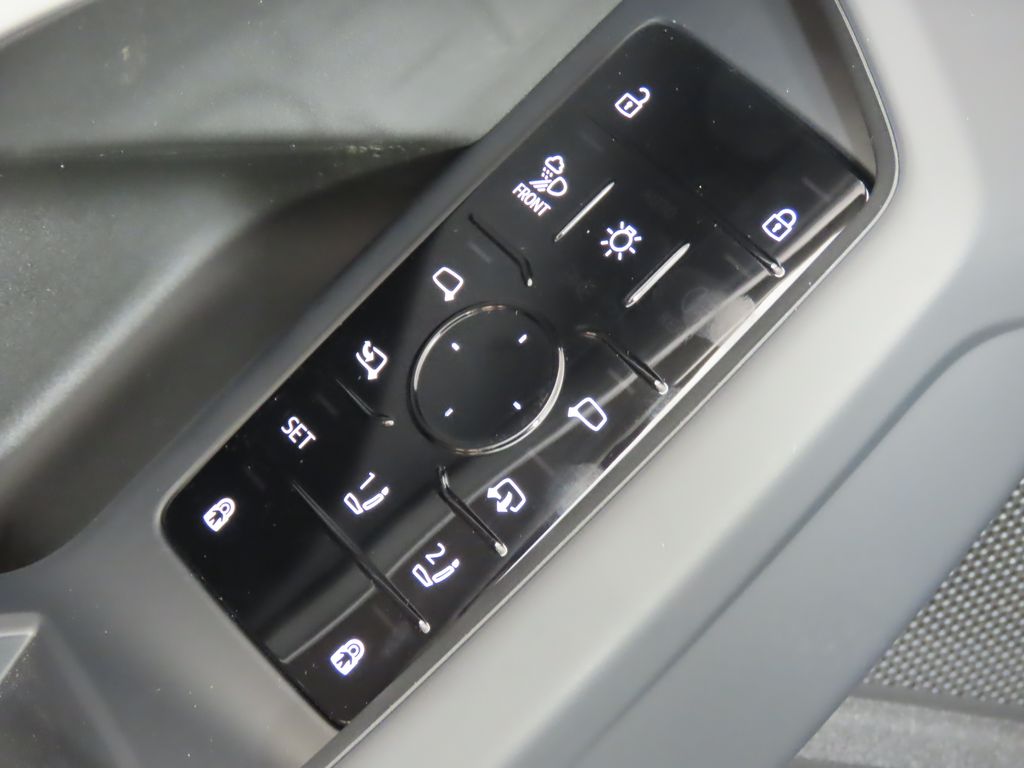 Thumbnail: 2025 Audi Q5 - 29