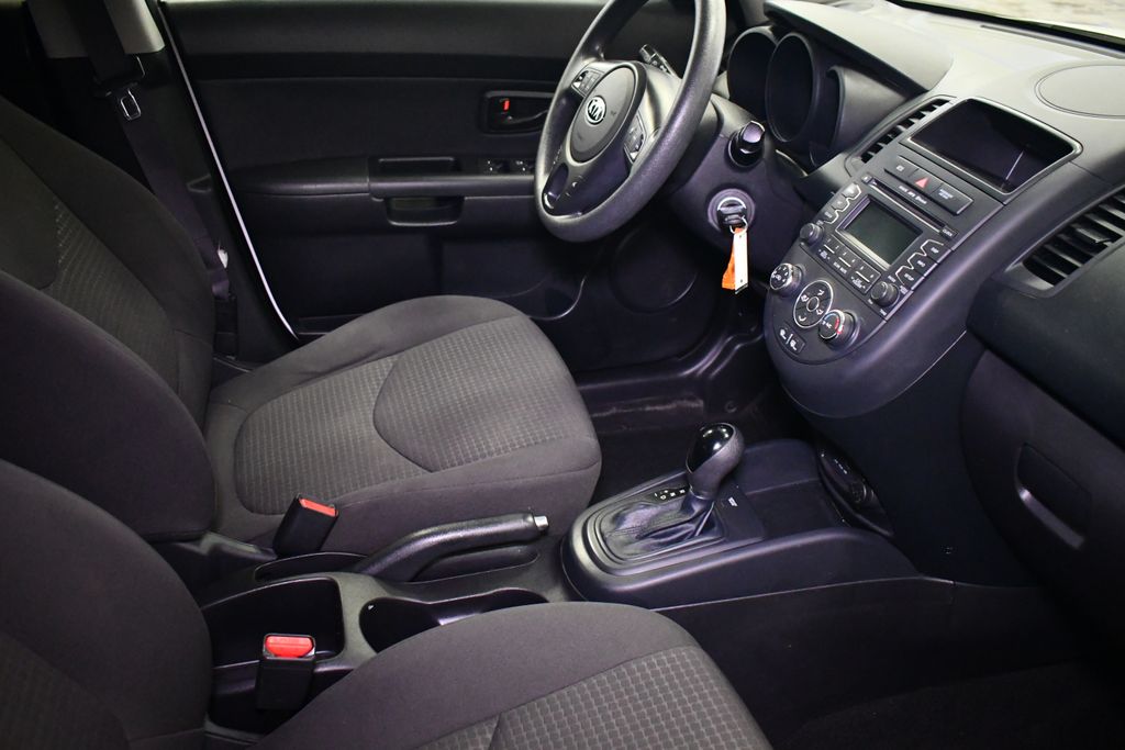 Thumbnail: 2012 Kia Soul - 32