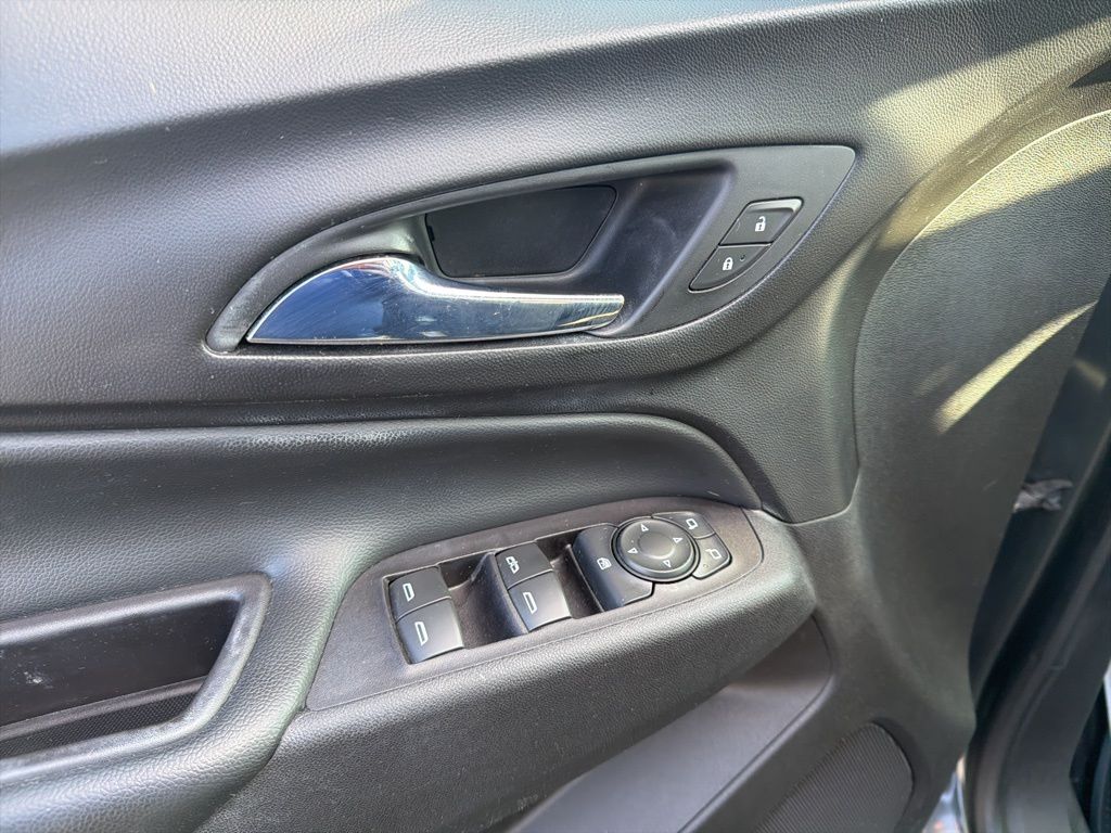 Thumbnail: 2018 Chevrolet Equinox - 28