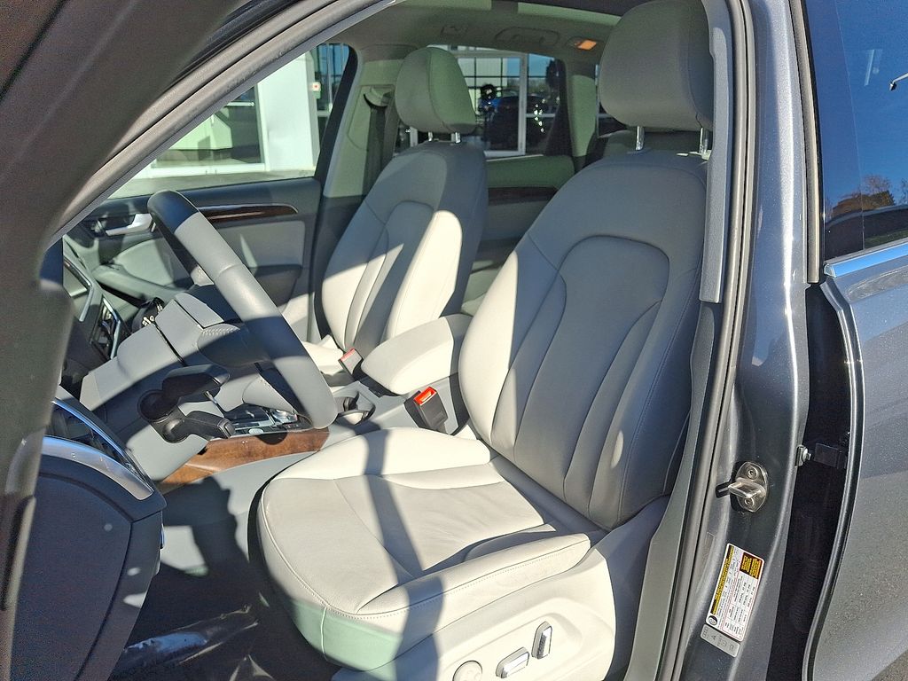 Thumbnail: 2013 Audi Q5 - 13