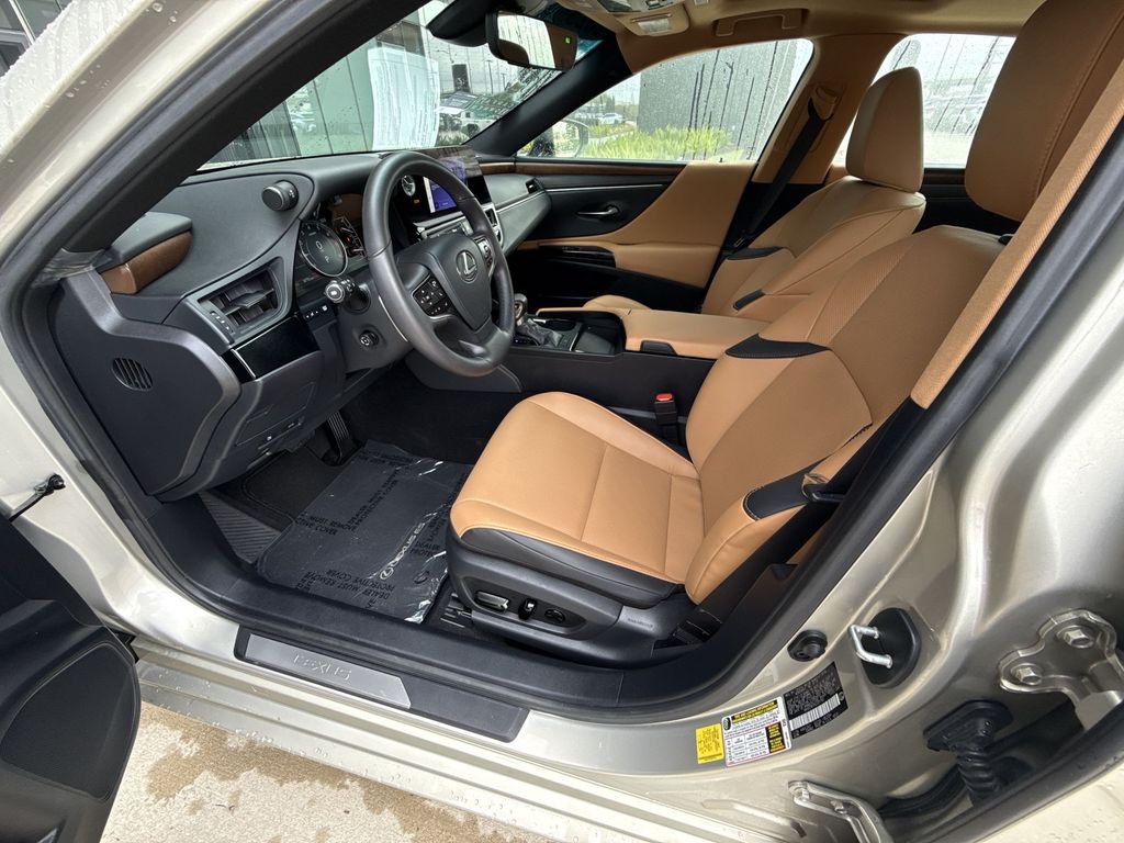 Thumbnail: 2025 Lexus ES - 30