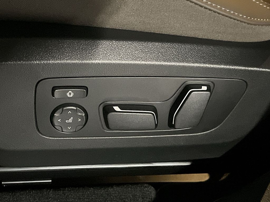 Thumbnail: 2026 BMW X3 - 11