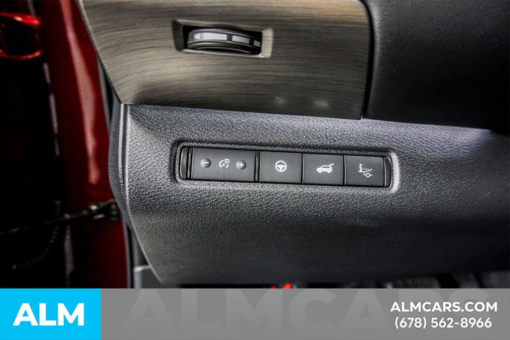 Used 2025 Red Nissan Platinum image 36