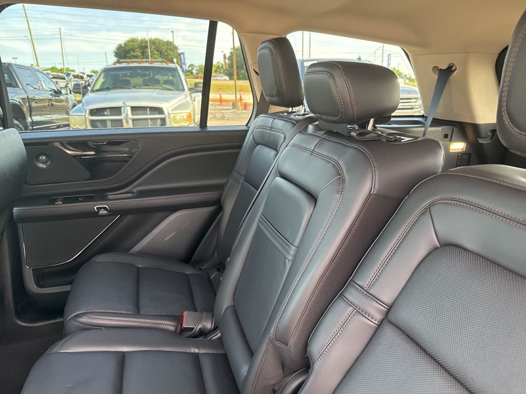 2023 Silver Radiance Metallic Clearcoat Lincoln Aviator Reserve RWD SUV