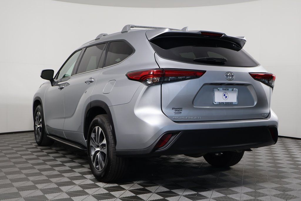 Thumbnail: 2022 Toyota Highlander - 6
