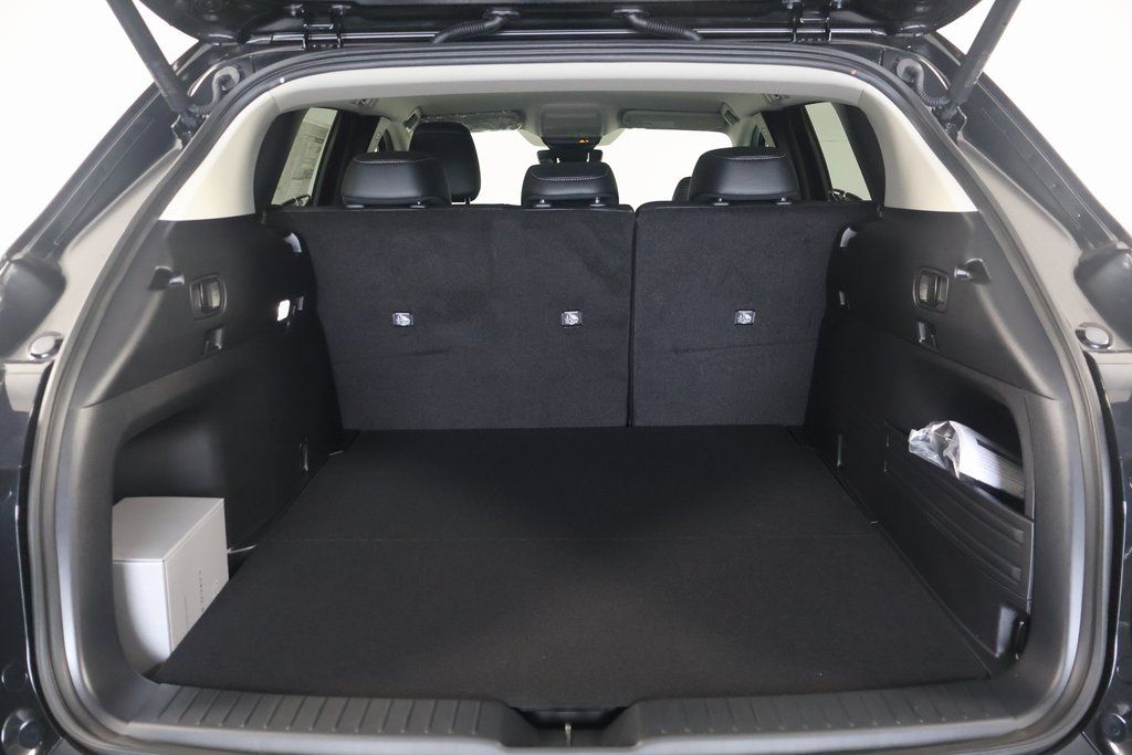 2025 Mazda CX-50  8
