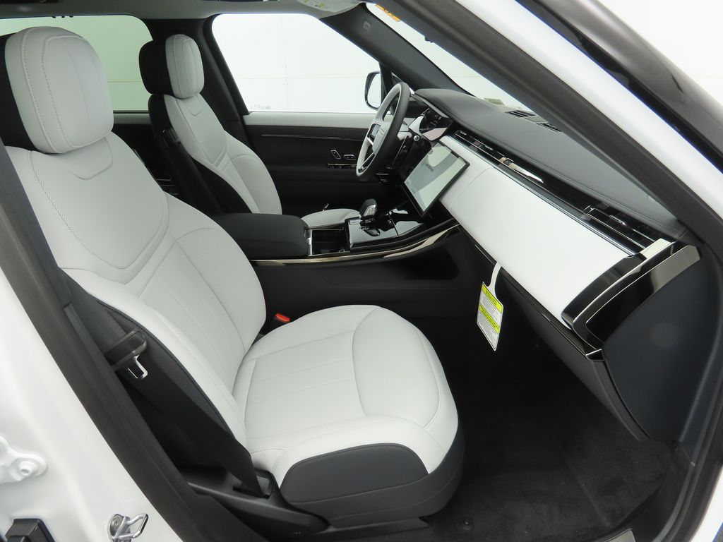 Thumbnail: 2025 Land Rover Range Rover Sport - 20