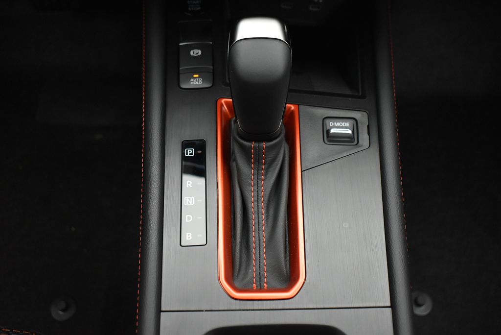 2025 Nissan Kicks SR 28