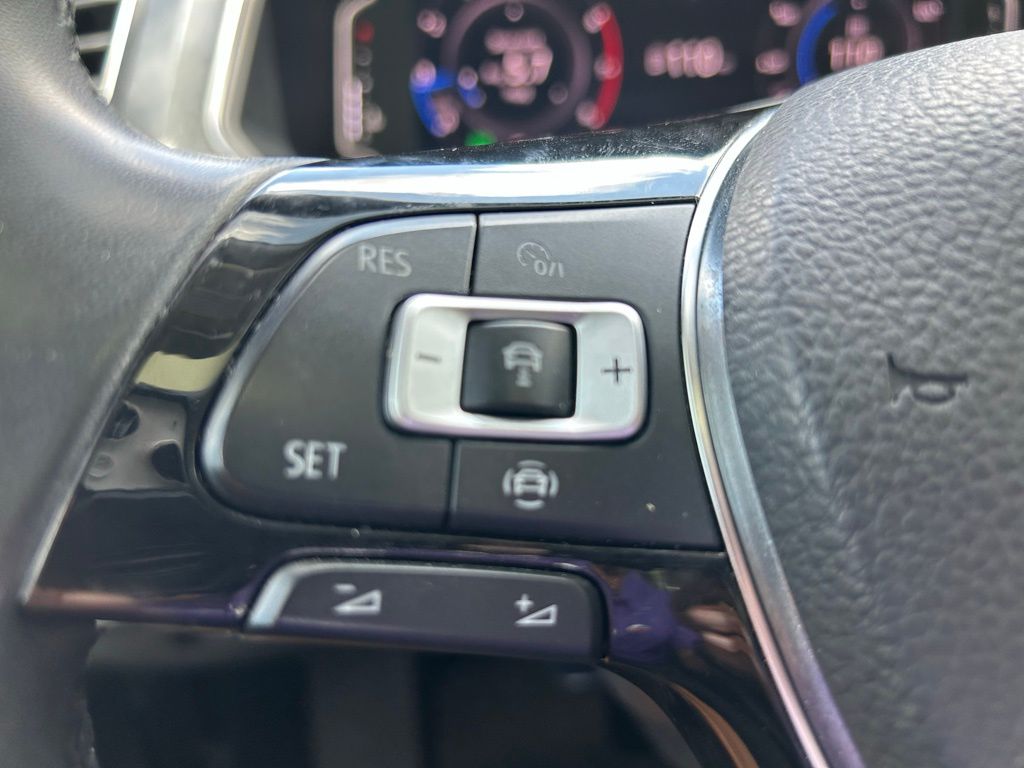 Thumbnail: 2020 Volkswagen Tiguan - 25