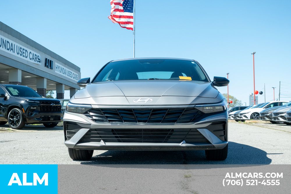 Certified Used 2025 Silver Hyundai SEL Sport image 9