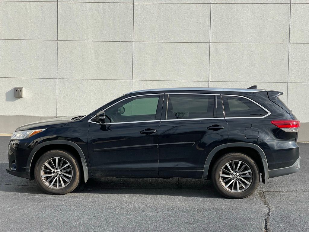 Thumbnail: 2017 Toyota Highlander - 2