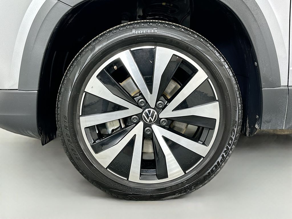 2024 Volkswagen Taos SE 31