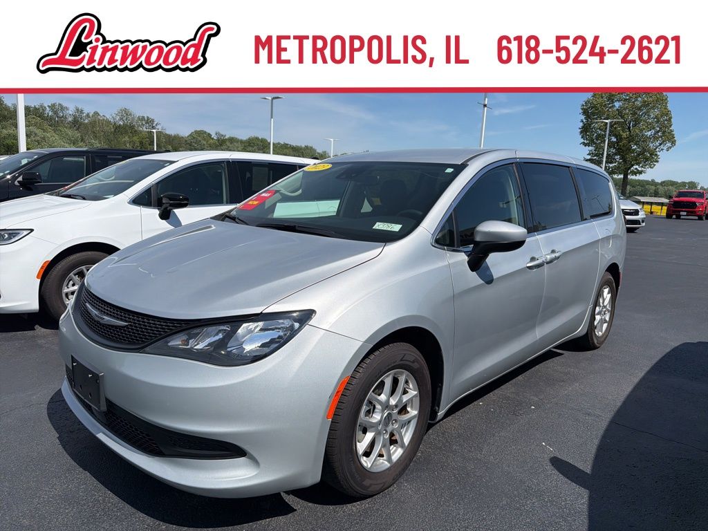 Silver Mist Clearcoat 2023 Chrysler Voyager LX FWD Minivan Front-Wheel Drive 9-Speed Automatic