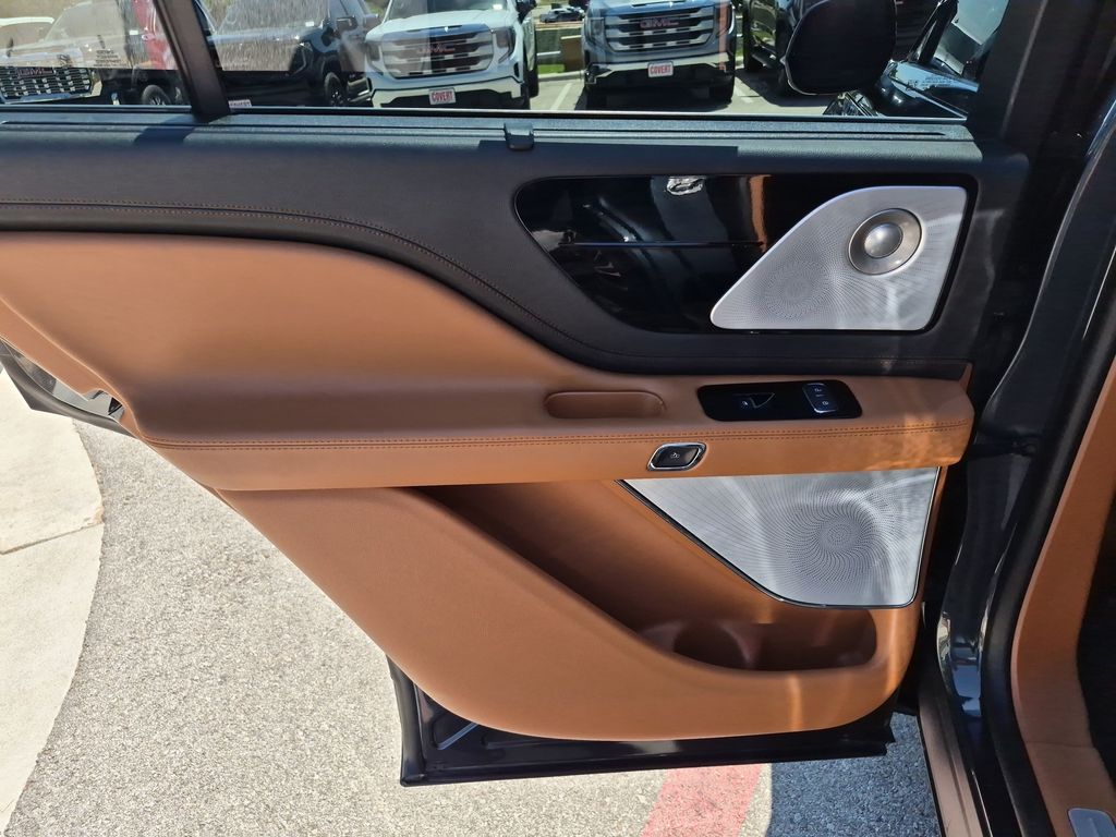 Used Car 2023 Lincoln Aviator  Black Label For Sale Under $60,000 In Austin, Texas