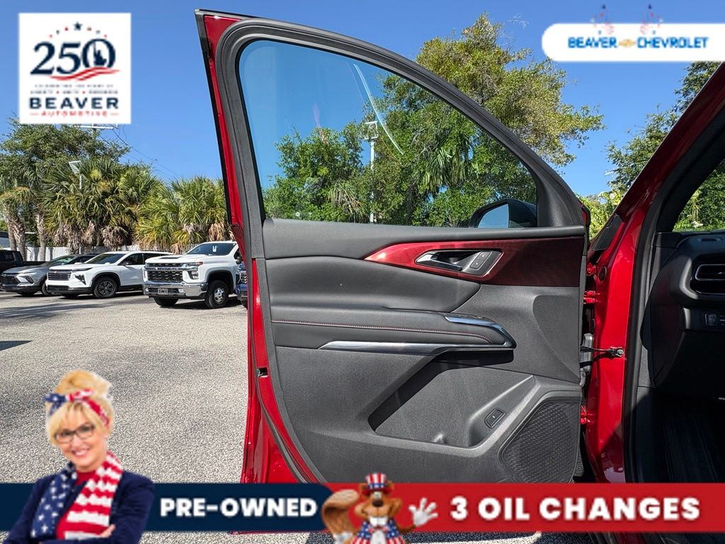 Used 2024 Chevrolet Traverse SUV