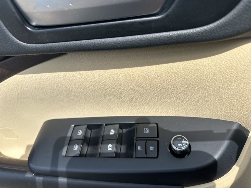 2019 Predawn Gray Mica Toyota Highlander XLE FWD SUV