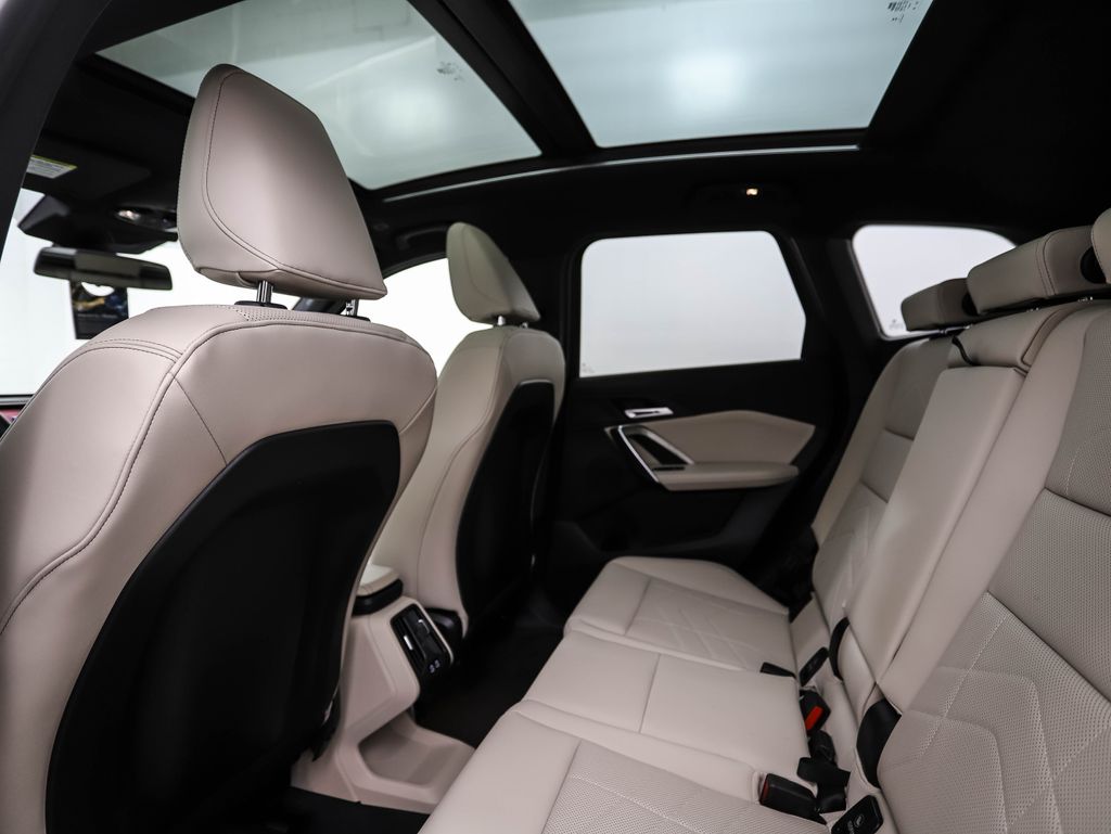 2025 BMW X1 xDrive28i 19