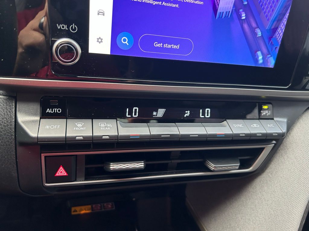 Thumbnail: 2025 Toyota Camry - 25