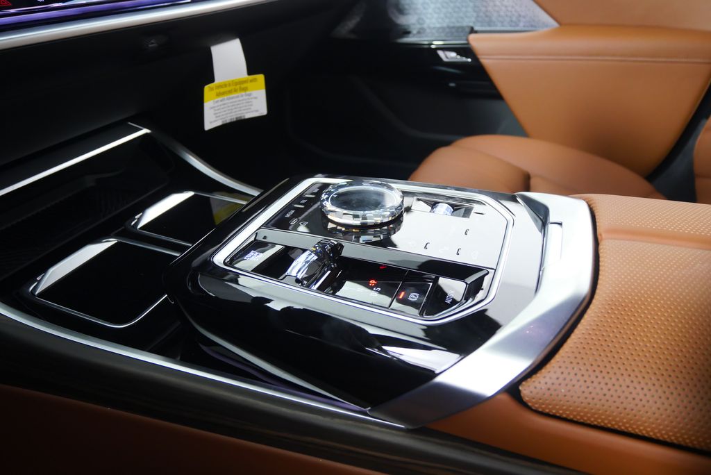 Thumbnail: 2025 BMW 7 Series - 25