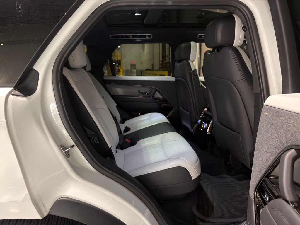 Thumbnail: 2023 Land Rover Range Rover Sport - 5