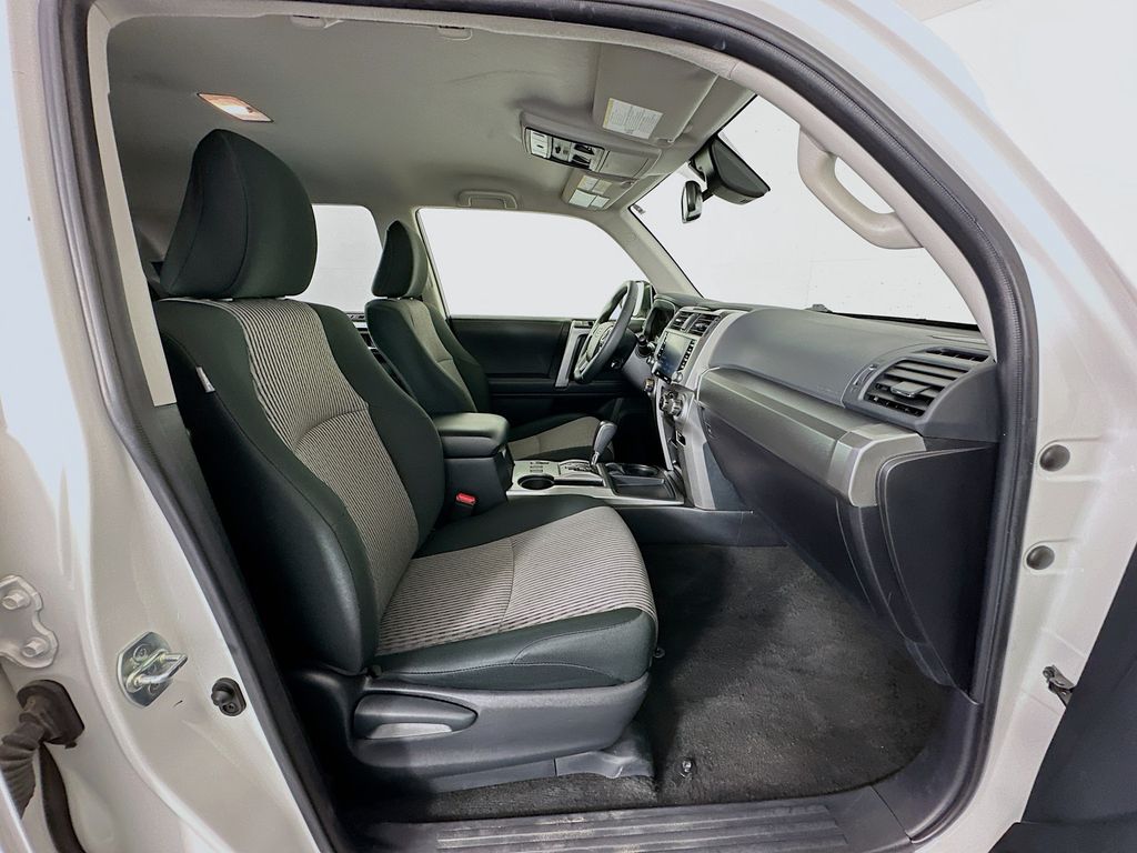 2023 Toyota 4Runner SR5 28