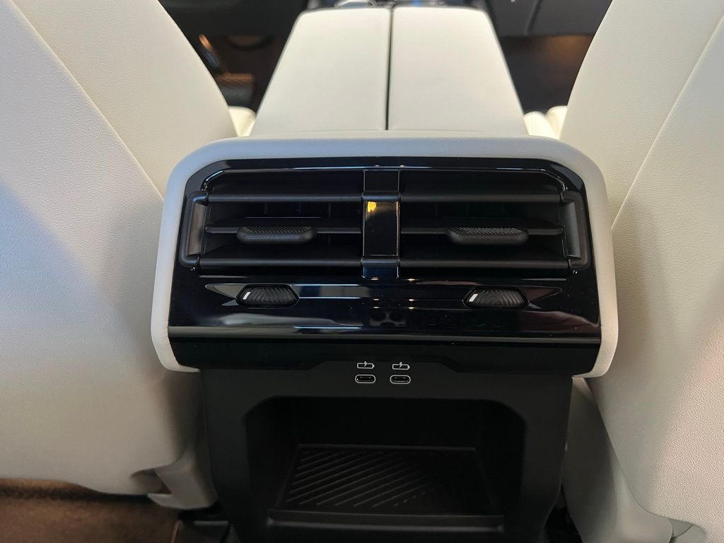 2025 BMW 5 Series 530i 10