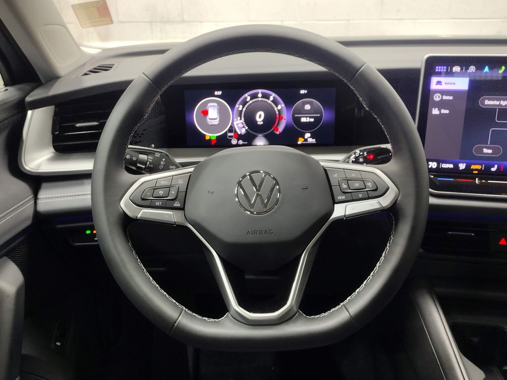 2025 Volkswagen Tiguan 2.0T SE