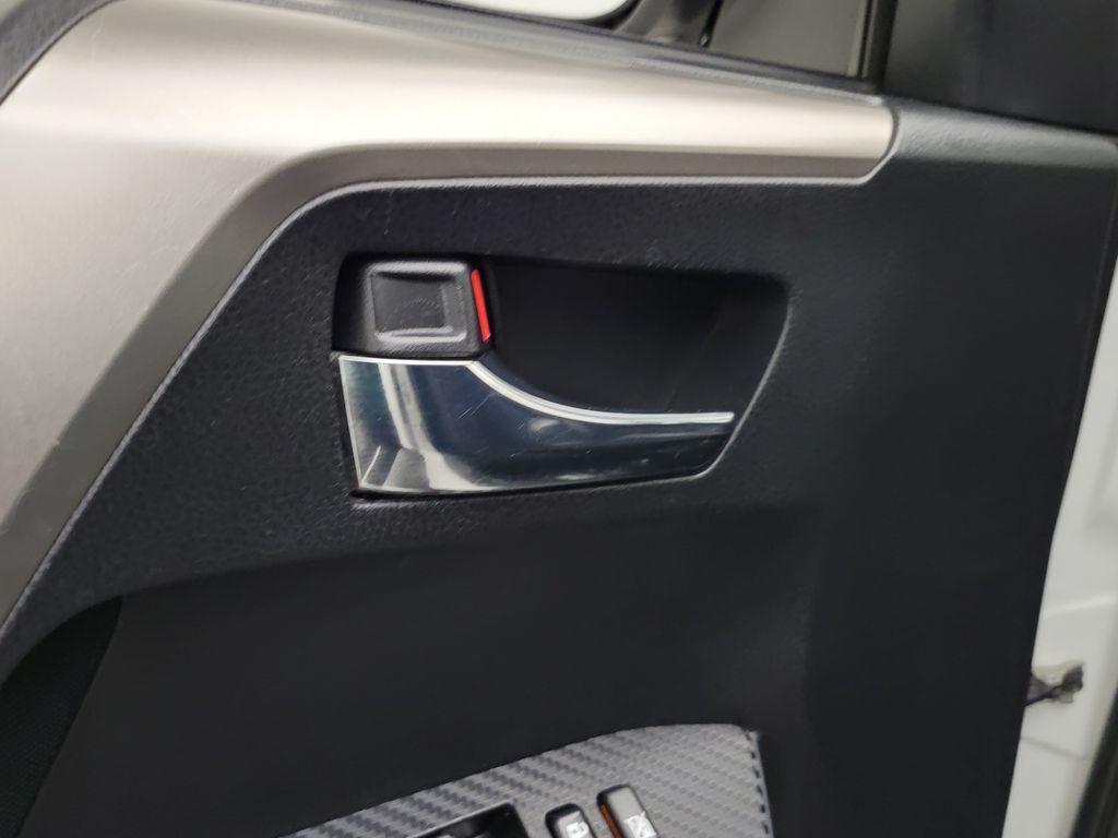 Thumbnail: 2015 Toyota RAV4 - 27